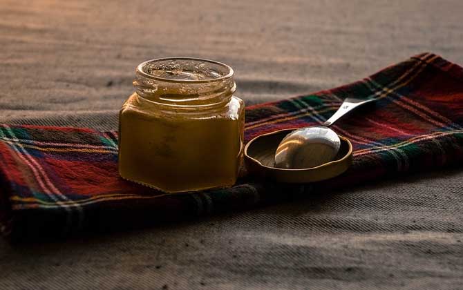 糖尿病人能吃蜂蜜嗎?關鍵看血糖,若血糖控制住了也能喝蜂蜜! 蜂蜜