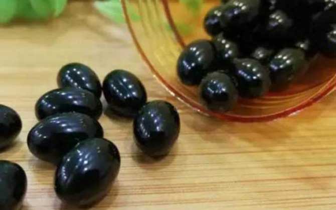 蜂膠膠囊是騙局嗎?不一定都是騙局,但效果被有意的神話了! 蜂膠膠囊