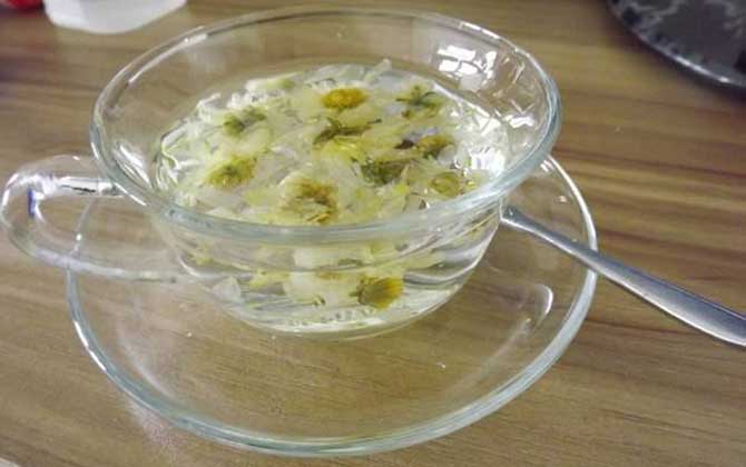 蜂蜜菊花茶的功效及簡單做法 蜂蜜菊花茶