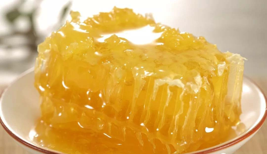 東北的黑蜂椴樹雪蜜有假的嗎(東北黑蜂椴樹雪蜜真假分辨) 東北的黑蜂椴樹雪蜜有假的嗎(東北黑蜂椴樹雪蜜真假分辨)