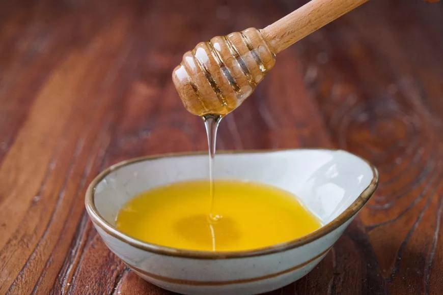 怎么用蜂蜜做冰淇淋(蜂蜜冰淇淋的簡單做法) 怎么用蜂蜜做冰淇淋(蜂蜜冰淇淋的簡單做法)