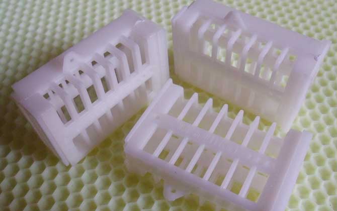 做蜂箱需要什么工具呢(養蜂需要哪些工具) 做蜂箱需要什么工具呢(養蜂需要哪些工具)