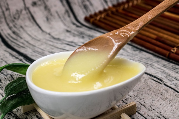 蜂王漿的吃法與用量(蜂王漿的正確吃法和禁忌) 蜂王漿的吃法與用量(蜂王漿的正確吃法和禁忌)