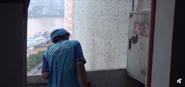 一座24層樓沒(méi)電梯 重慶一座24層樓沒(méi)電梯 外賣(mài)員心態(tài)崩了:曾在樓里迷路