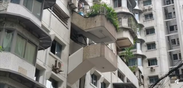 一座24層樓沒(méi)電梯 重慶一座24層樓沒(méi)電梯 外賣(mài)員心態(tài)崩了:曾在樓里迷路