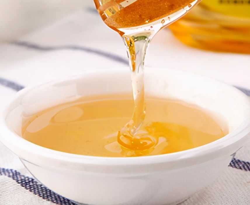 真蜂蜜和假蜂蜜的區(qū)別(真假蜂蜜的11種鑒別方法) 真蜂蜜和假蜂蜜的區(qū)別(真假蜂蜜的11種鑒別方法)