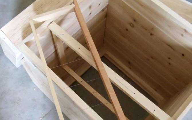 標(biāo)準(zhǔn)中蜂蜂箱多少錢(qián)一個(gè)