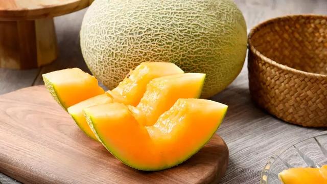 哈密瓜是涼性的嗎（常見(jiàn)的涼性水果）