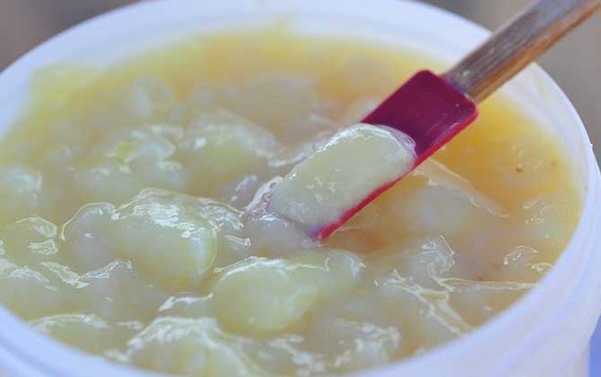 吃蜂王漿的正確方法，空腹服用更利于吸收，但不能過量食用！